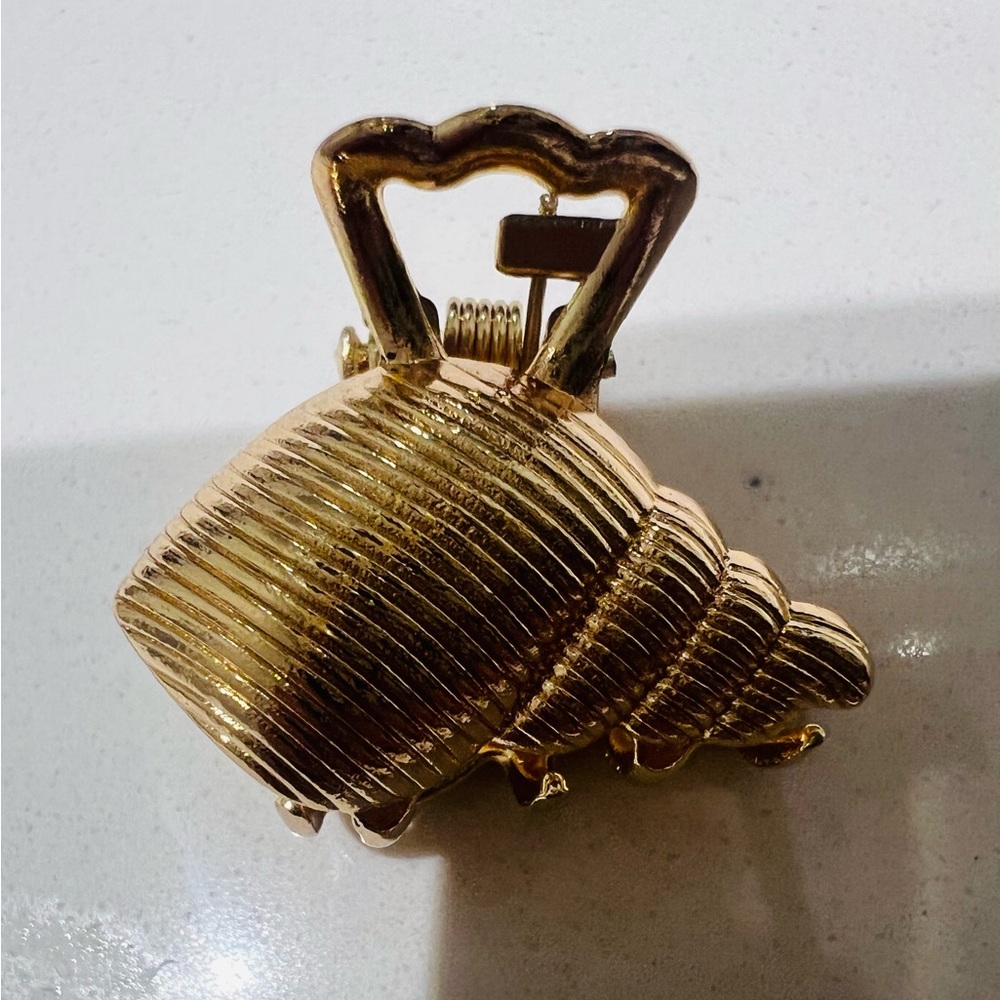 Shiny Gold Shell Metal Hair Clip